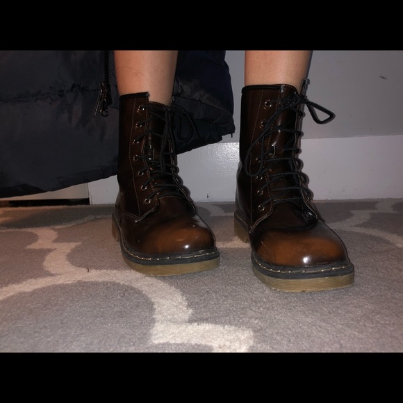 Brown Yoki boots! - Picture 1 of 5